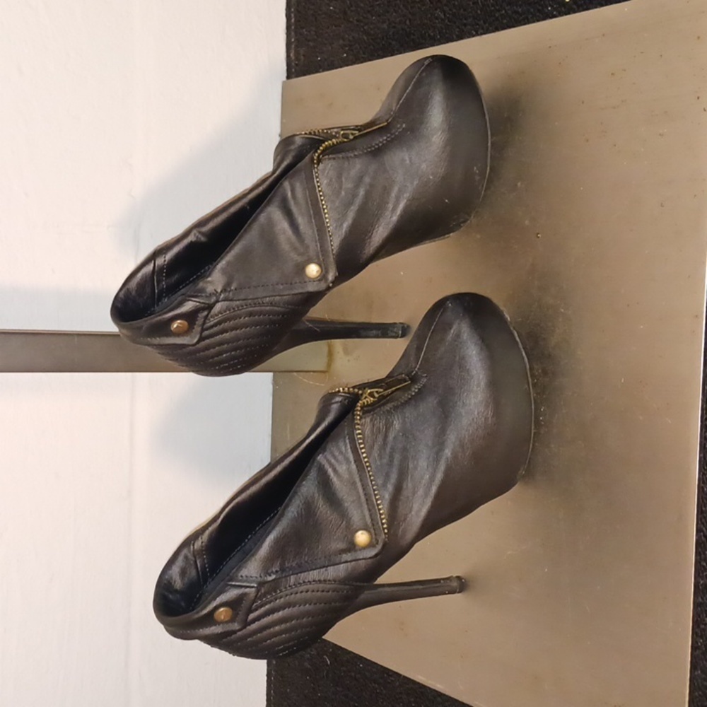 Booties - Picture 3 of 8
